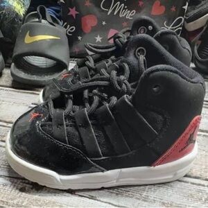Nike Jordan’s toddler sz 5